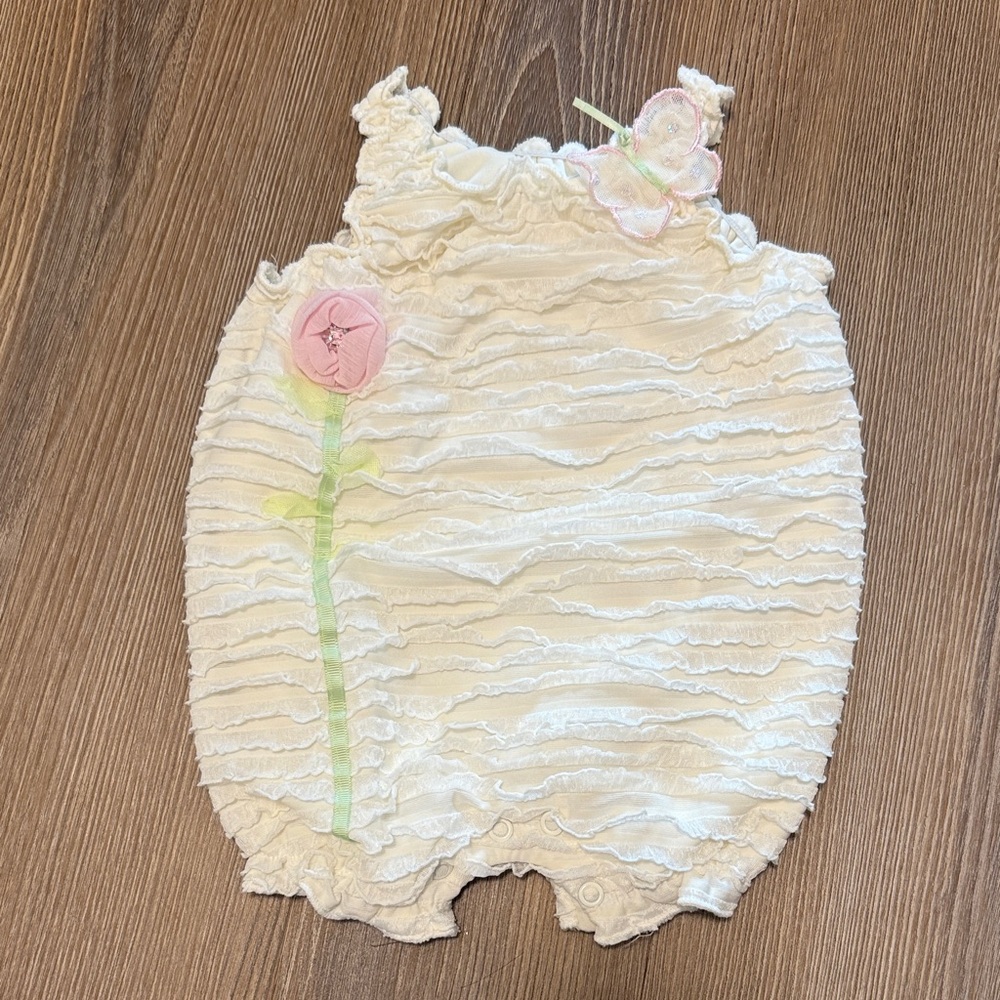 White ruffle nannette baby flower and butterfly motif romper 6-9 months